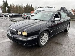 Schwarz Gebraucht 2006 Jaguar X-type Executive Limousine | 3.990 € (Etwas zu teuer)