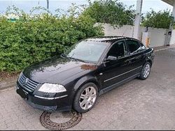 Schwarz Gebraucht 2003 VW Passat Executive Limousine | 3.000 €