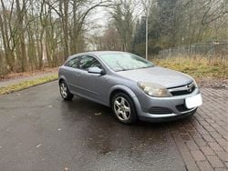 Grau Gebraucht 2007 Opel Astra GTC Kleinwagen | 1.999 €