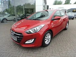 Rot Gebraucht 2015 Hyundai i30 Classic Limousine | 8.580 € (Fairer Preis)