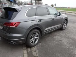 Siliziumgrau metallic Gebraucht 2022 VW Touareg R-line SUV | 59.750 €