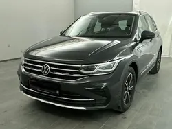 Grau Gebraucht 2021 VW Tiguan Elegance SUV | 25.900 € (Fairer Preis)