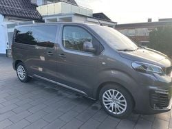Grau Gebraucht 2019 Peugeot Traveller Business-Line Van / Kleinbus | 25.000 € (Superpreis)
