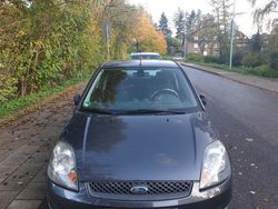 Grau Gebraucht 2006 Ford Fiesta Kleinwagen | 2.000 € (Fairer Preis)