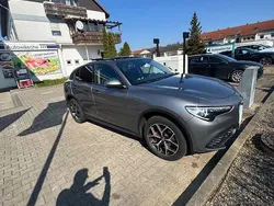 Grau Gebraucht 2018 Alfa Romeo Stelvio Tech Edition SUV | 24.500 € (Fairer Preis)