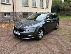 Grau Gebraucht 2020 Skoda Octavia Tour Kombi | 16.500 € (Guter Preis)