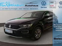 Deep black perleffekt (schwarz), perleffekt Gebraucht 2021 VW T-Roc Style SUV | 23.690 € (Guter Preis)