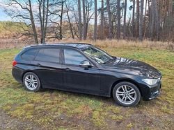 Schwarz Gebraucht 2013 BMW 320 Sport Line Kombi | 9.000 € (Guter Preis)