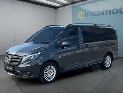 Grau Gebraucht 2023 Mercedes Vito Van / Kleinbus | 54.199 €