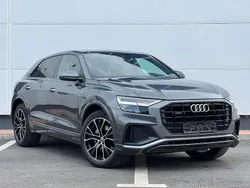 Grau Gebraucht 2019 Audi Q8 S-Line SUV | 43.700 € (Guter Preis)