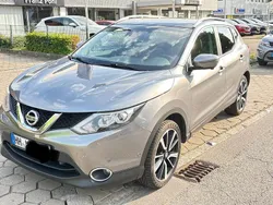 Grau Gebraucht 2015 Nissan Qashqai Tekna SUV | 11.500 € (Fairer Preis)