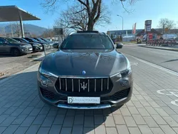 Grau Gebraucht 2017 Maserati Levante SUV | 24.999 €
