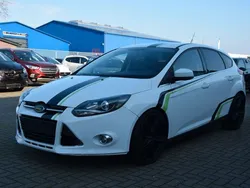 Weiß Gebraucht 2012 Ford Focus Champions Edition Limousine | 3.950 € (Superpreis)