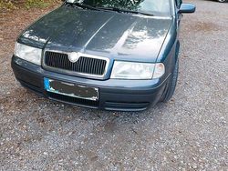 Grau Gebraucht 2007 Skoda Octavia Kombi | 2.300 € (Etwas zu teuer)