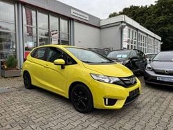 Attract yellow Gebraucht 2016 Honda Jazz Comfort Kleinwagen | 13.500 € (Etwas zu teuer)
