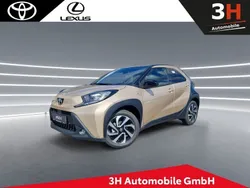 Beige Neu 2025 Toyota Aygo Team Kleinwagen | 18.990 €