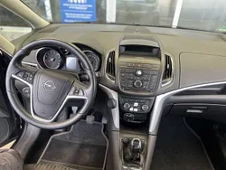 Schwarz Gebraucht 2012 Opel Zafira Tourer Edition Van / Kleinbus | 6.900 € (Fairer Preis)