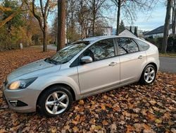 Silber Gebraucht 2009 Ford Focus Limousine | 2.500 € (Fairer Preis)