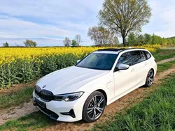 Weiß Gebraucht 2021 BMW 330e Sport Line Kombi | 34.700 € (Etwas zu teuer)