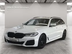 Weiß Gebraucht 2022 BMW 530 M Sport Kombi | 48.700 € (Teuer)