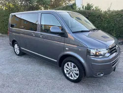 Grau Gebraucht 2014 VW T5 Highline Van | 22.680 €