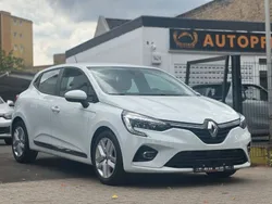 Weiß Gebraucht 2020 Renault Clio V Business Limousine | 10.900 € (Guter Preis)
