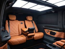 Schwarz Gebraucht 2024 Mercedes V300 Luxury Van / Kleinbus | 257.040 €