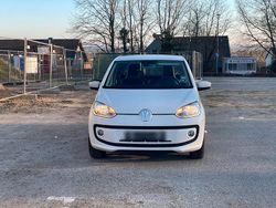 Weiß Gebraucht 2015 VW up! Kleinwagen | 6.300 € (Etwas zu teuer)