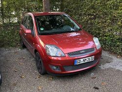 Rot Gebraucht 2006 Ford Fiesta Limousine | 3.000 € (Etwas zu teuer)
