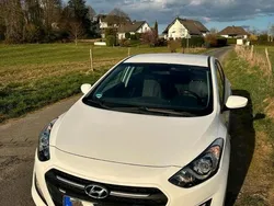 Weiß Gebraucht 2015 Hyundai i30 Coupé | 7.900 € (Guter Preis)