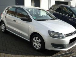 Silber Gebraucht 2009 VW Polo Trendline Limousine | 2.900 €