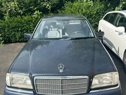 Blau Gebraucht 1993 Mercedes C180 Limousine | 2.200 €
