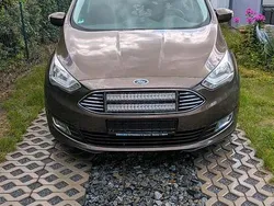 Braun Gebraucht 2015 Ford Grand C-Max Titanium Van / Kleinbus | 10.160 € (Fairer Preis)