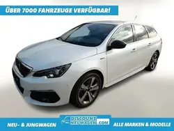 Perlmutt weiß Gebraucht 2018 Peugeot 308 Allure Kombi | 16.135 € (Teuer)
