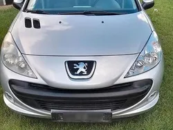 Silber Gebraucht 2009 Peugeot 206+ Kleinwagen | 3.200 €