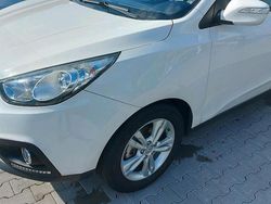 Weiß Gebraucht 2011 Hyundai ix35 SUV | 7.300 € (Fairer Preis)