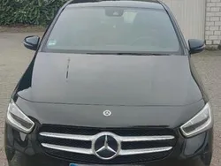 Schwarz Gebraucht 2020 Mercedes 180 Style Limousine | 15.500 €