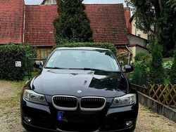 Schwarz Gebraucht 2011 BMW 318 Lifestyle Limousine | 8.500 € (Teuer)