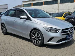 Silber Gebraucht 2022 Mercedes B180 Van / Kleinbus | 21.490 € (Guter Preis)