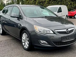 Grau Gebraucht 2012 Opel Astra Kombi | 3.999 € (Fairer Preis)