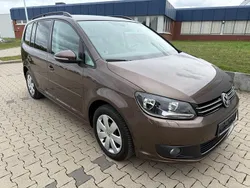 Braun Gebraucht 2011 VW Touran Van / Kleinbus | 12.450 € (Teuer)
