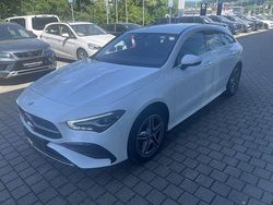 Polarweiß Gebraucht 2024 Mercedes CLA250e Shooting Brake AMG Kombi | 37.249 € (Etwas zu teuer)