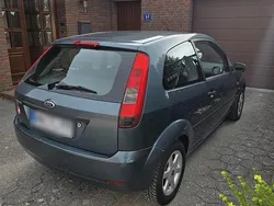 Grün Gebraucht 2003 Ford Fiesta Kleinwagen | 999 € (Fairer Preis)