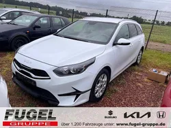 Weiss Gebraucht 2023 Kia Ceed | 18.899 € (Guter Preis)