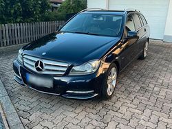 Blau Gebraucht 2011 Mercedes C220 Kombi | 10.800 €