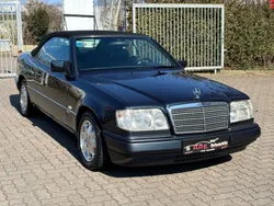 Schwarz Gebraucht 1996 Mercedes E220 Sportline Cabrio | 15.999 €