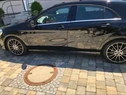 Schwarz Gebraucht 2017 Mercedes A200 AMG line Limousine | 17.500 € (Fairer Preis)