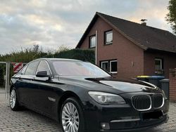 Schwarz Gebraucht 2010 BMW 740L Limousine | 11.999 €