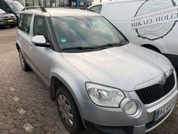 Silber Gebraucht 2010 Skoda Yeti SUV | 3.000 € (Etwas zu teuer)