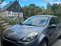 Beige Gebraucht 2010 Renault Clio II Limousine | 2.999 €